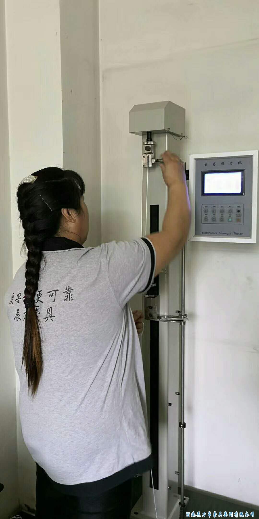 辰力吊裝帶單絲拉力測試，質(zhì)量從源頭掌控